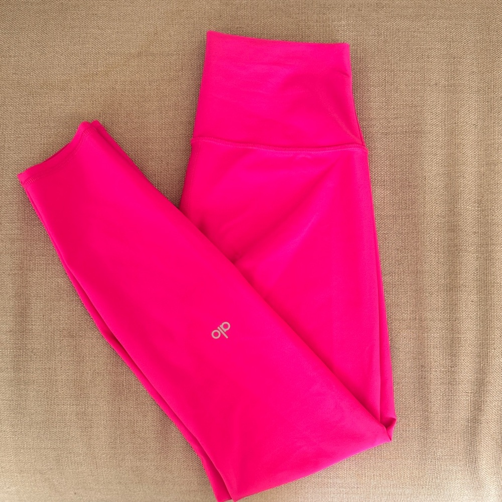 ALO Yoga Airlift Bright Pink Leggings (size M)